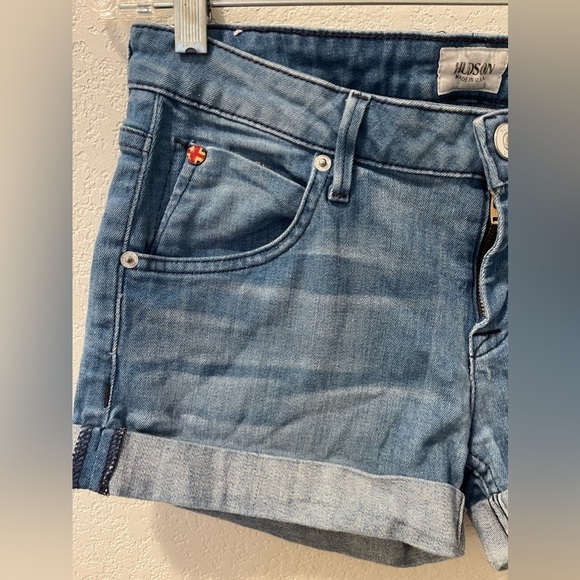 Hudson Denim Jean Shorts RN# 107906 Medium Wash Med Distressing USA Made Sz 27 - Picture 3 of 9